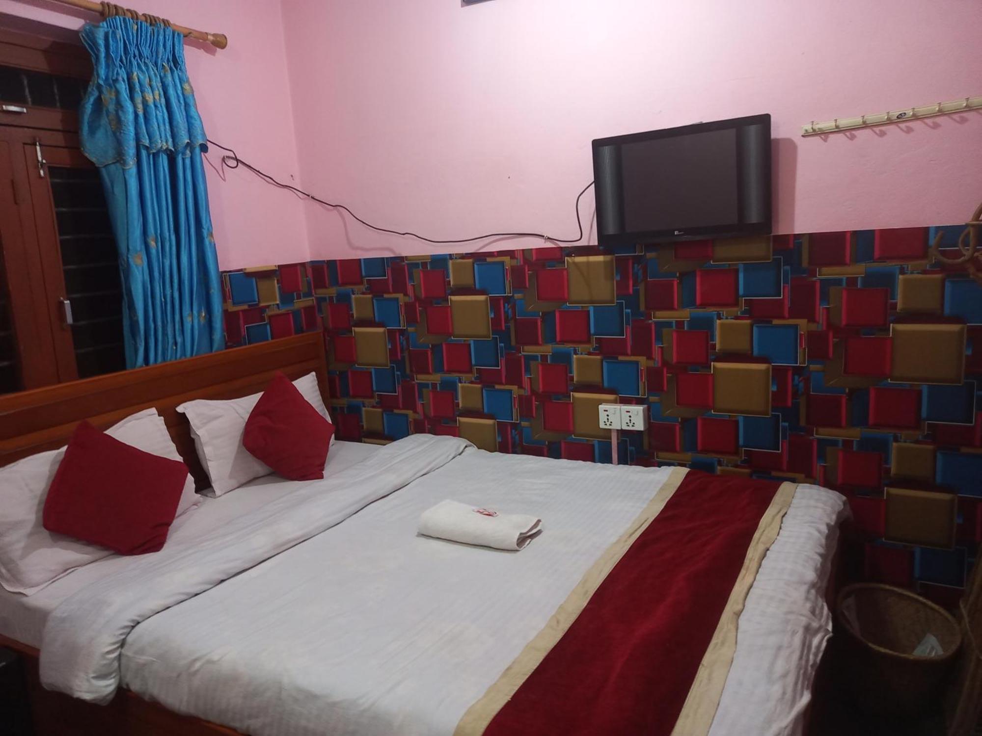 Galaxy Inn Guest House Похара Екстериор снимка
