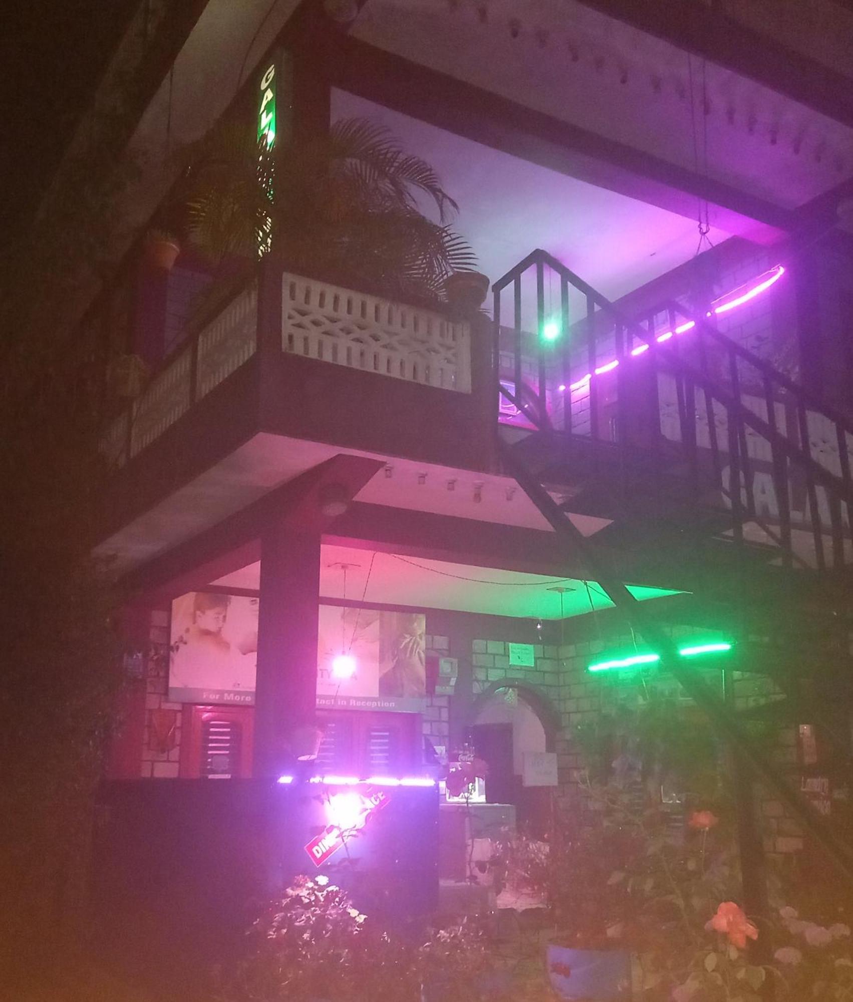Galaxy Inn Guest House Похара Екстериор снимка