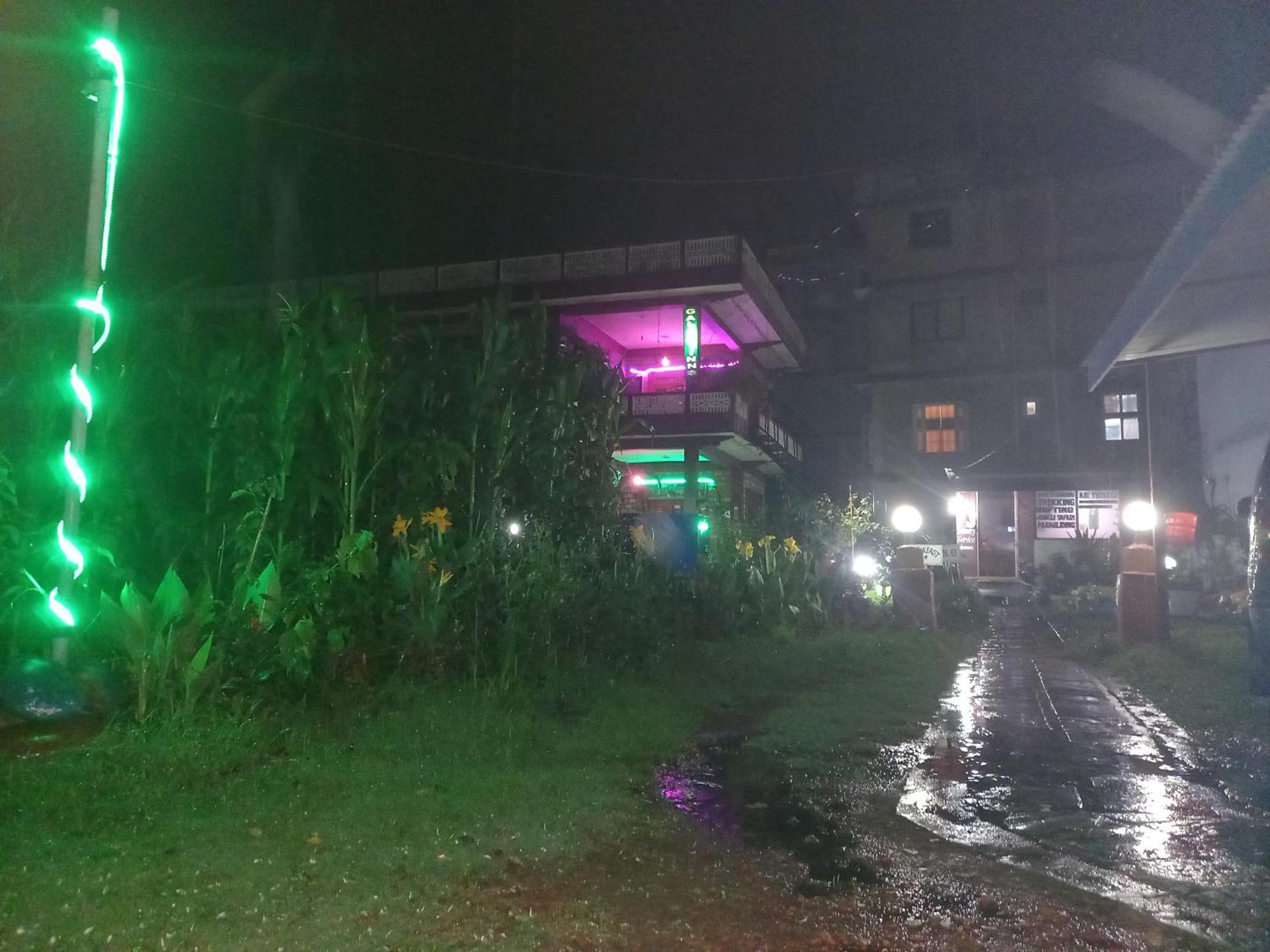 Galaxy Inn Guest House Похара Екстериор снимка