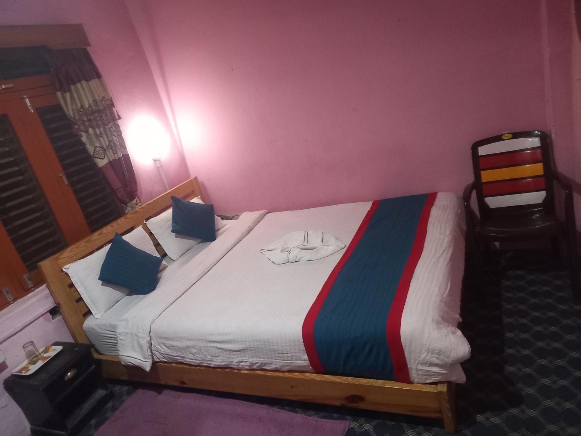 Galaxy Inn Guest House Похара Екстериор снимка