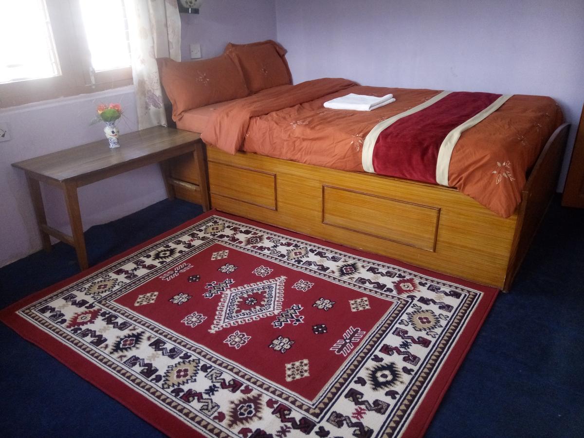 Galaxy Inn Guest House Похара Екстериор снимка