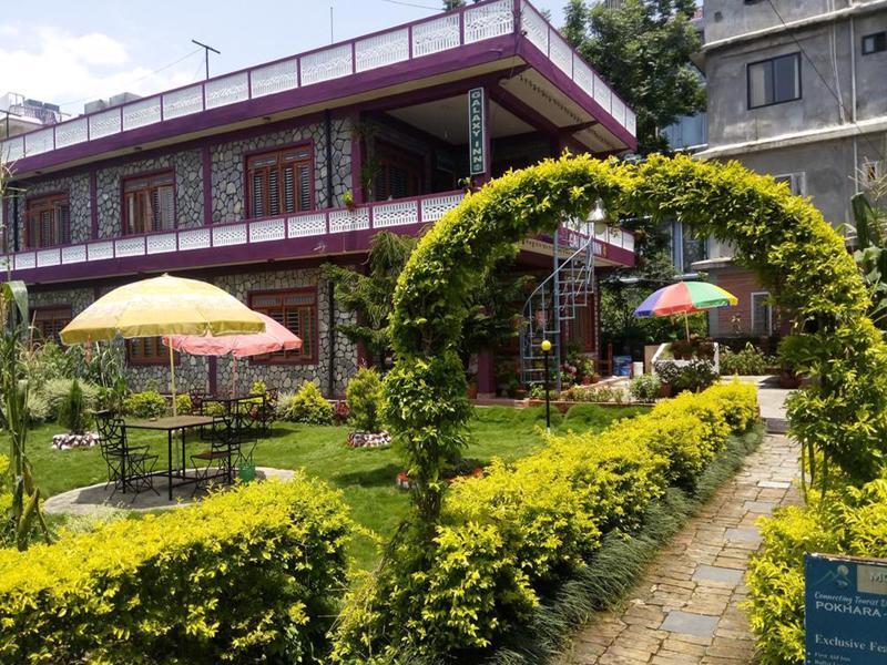 Galaxy Inn Guest House Похара Екстериор снимка