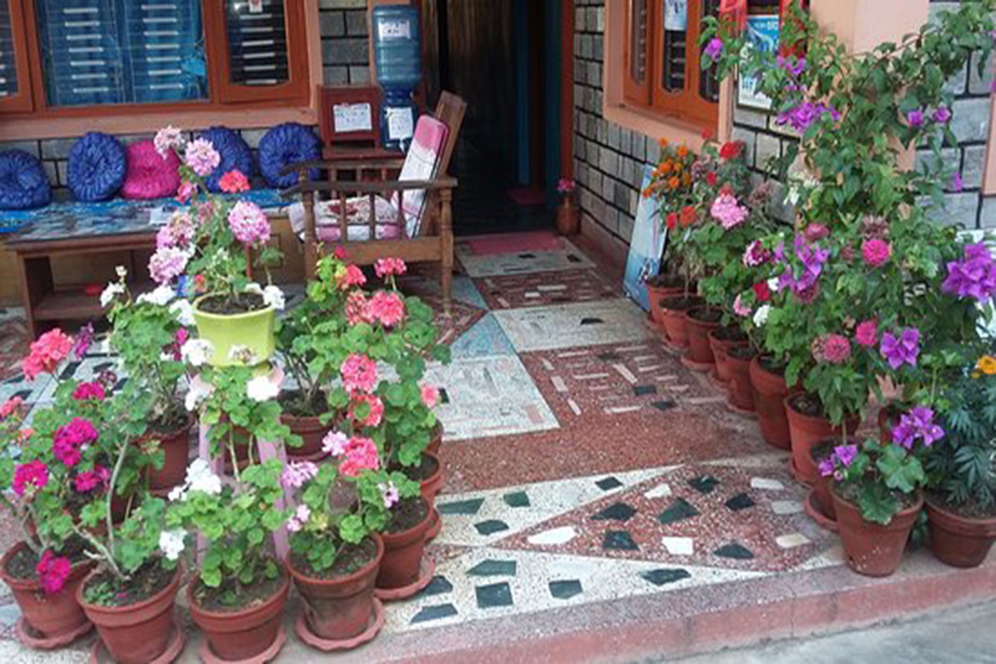 Galaxy Inn Guest House Похара Екстериор снимка